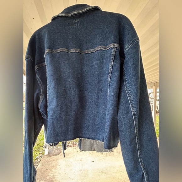 NWT- Women’s AVA & VIV Cropped Denim Jacket - Picture 4 of 11
